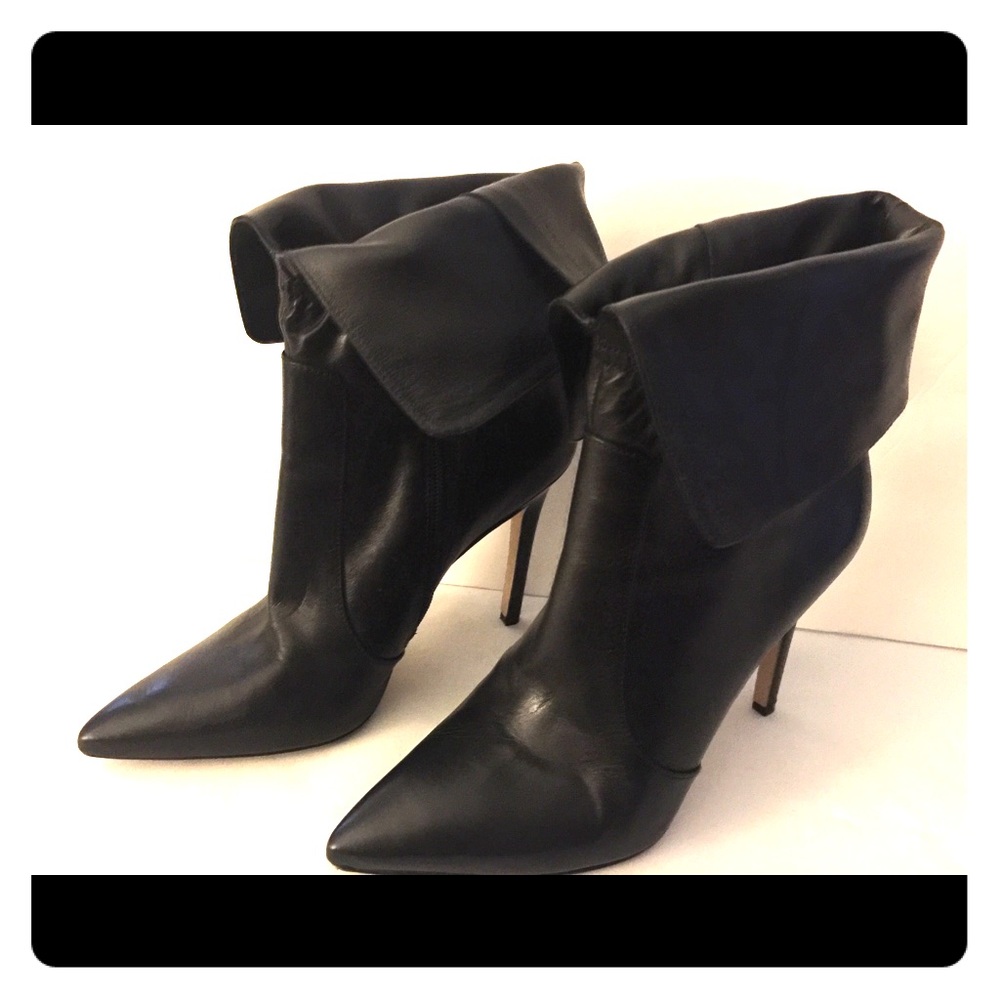 Via Spiga Short roll down black leather boots